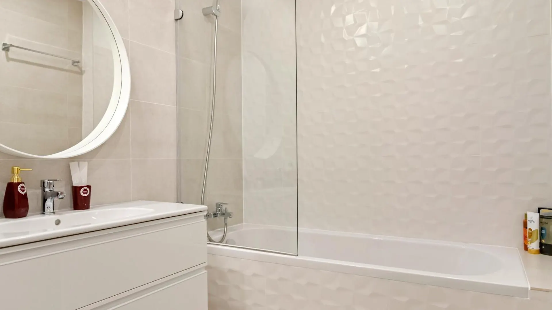 בוקרשט Rin Luxury Apartments Pool & Spa