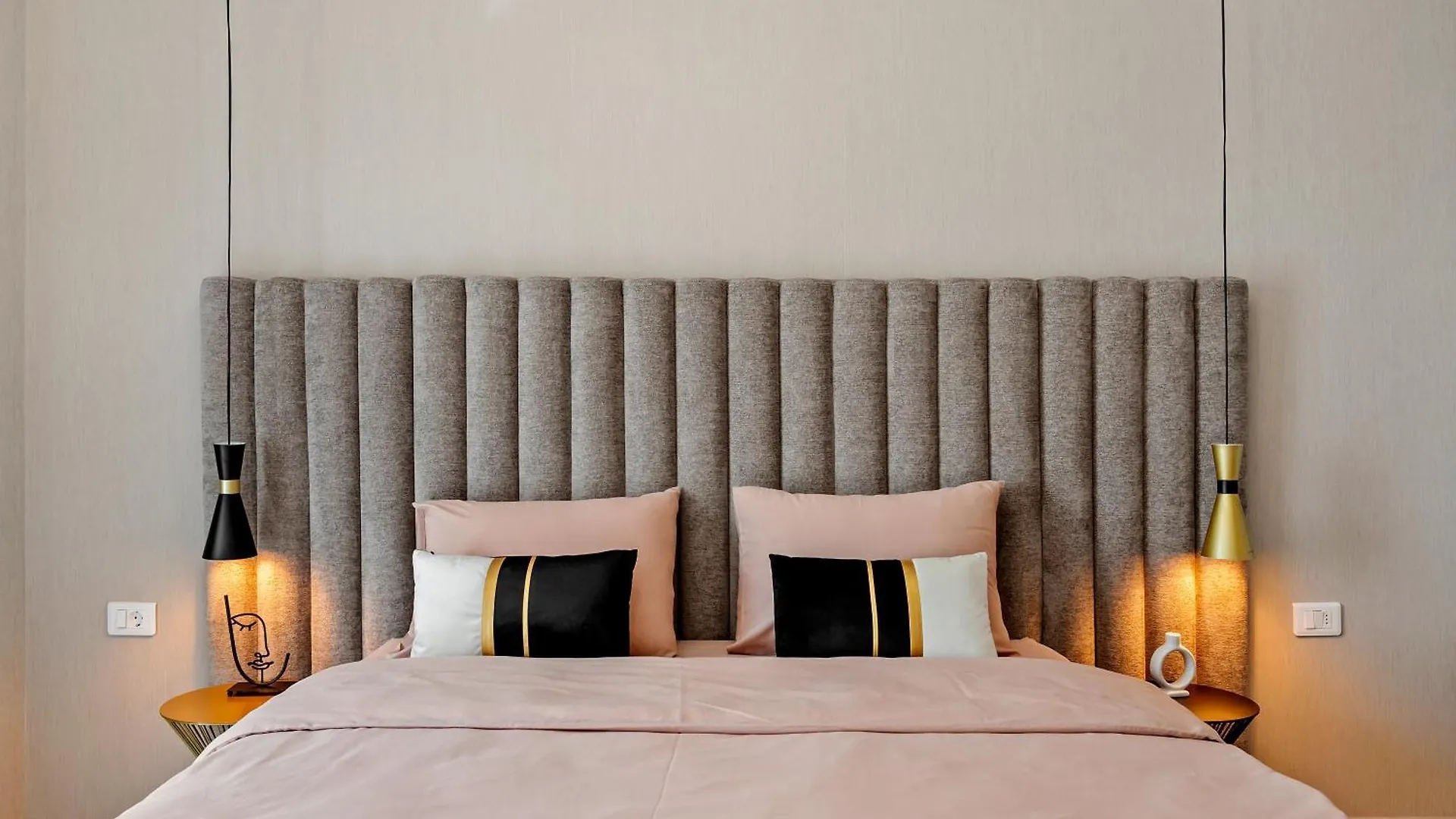 בוקרשט Rin Luxury Apartments Pool & Spa