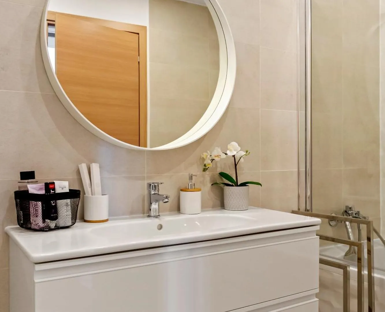 בוקרשט Rin Luxury Apartments Pool & Spa