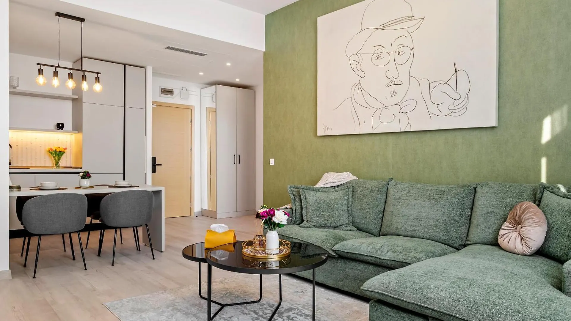 Rin Luxury Apartments Pool & Spa Bükreş